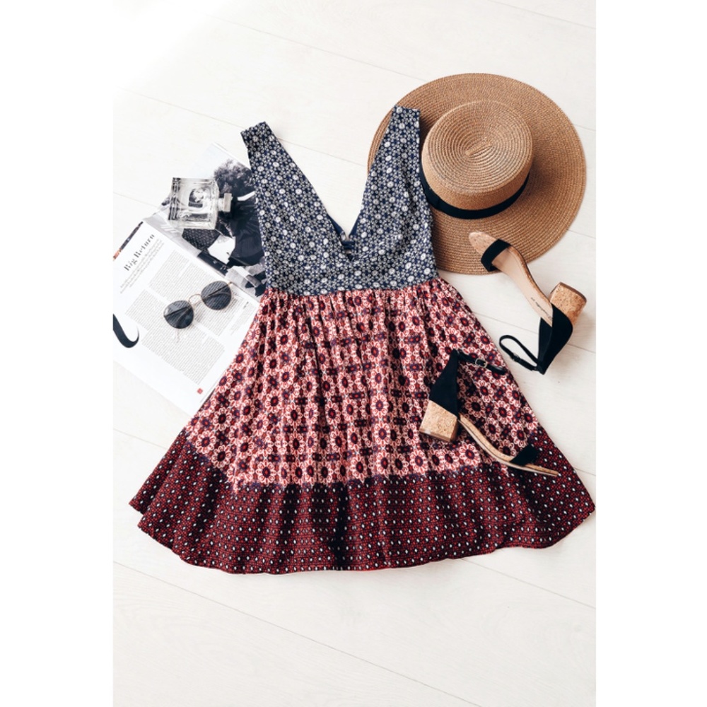 Lulus La Vie en Roses Navy Blue and Red Floral Print Dress sz S